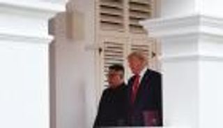 الرئيس الصيني لكيم: تنفيذ "اتفاق سنغافورة" ضرورة