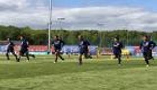 "زلزال أوساكا" يقلق منتخب اليابان قبل مواجهة كولومبيا في كأس العالم