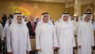 سيف بن زايد يكرم المشاركين في مجالس وزارة الداخلية الإماراتية