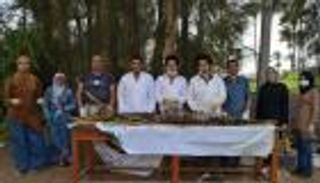 بالصور.. شبكة صيد تحول "دولفين جمصة" إلى كائن مرعب في مصر