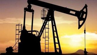 برنت ينخفض 1.76 دولار للبرميل إلى 72.98 دولار