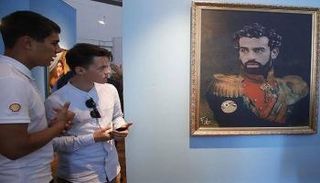 محمد صلاح بالزي العسكري في متحف روسي