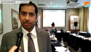 الدكتور فيصل العيان خلال حديثه مع 