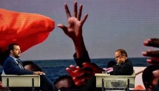 سالفيني وزير داخلية إيطاليا يتحدث ببرنامج تلفزيوني عن أزمة اللاجئين