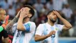 روسيا تحتجز 7 مشجعين بعد موقعة الأرجنتين وكرواتيا