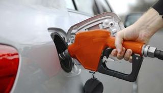 الحكومة التونسية ترغع أسعار البنزين والوقود - رويترز