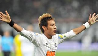 نجم كرة القدم البرازيلي نيمار دي سيلفا سانتوس