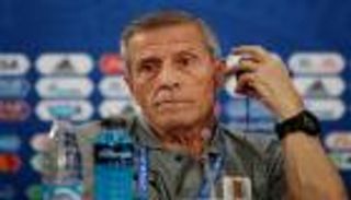 مدرب أوروجواي يبرز سر صعوبة مواجهة روسيا في المونديال