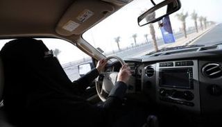 السماح للسيدات بقيادة السيارات في السعودية