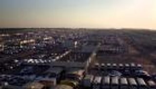 تزايد الطلب على السيارات الصغيرة في "سوق الحراج" بالشارقة