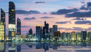 الطقس في الإمارات الإثنين صحو بوجه عام