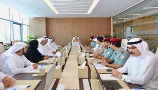 "البيئة الإماراتية" تناقش تحديات التلوث البحري والتصرف بالسفن المهجورة