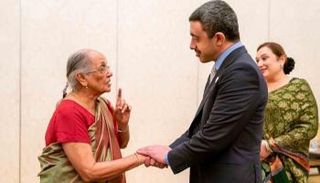 الشيخ عبدالله بن زايد آل نهيان والطبيبة زليخة داؤود 