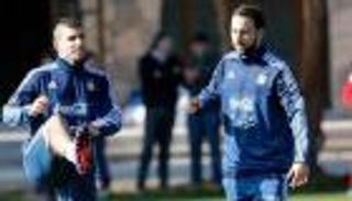 سامباولي يضحي بأجويرو أمام نيجيريا لصالح هيجوايين