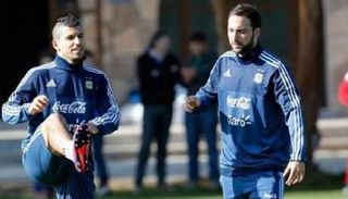 جونزالو هيجوايين وسيرخيو أجويرو