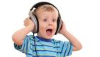 سماعات الأذن تضعف سمع الأطفال