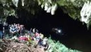 فقدان فريق كرة قدم داخل كهف في تايلاند