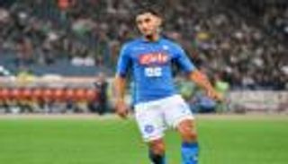 تقارير.. غلام لن يغادر نابولي 