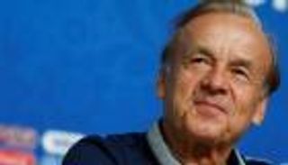 مدرب نيجيريا: لا مجال للتعاطف مع ميسي المتعثر