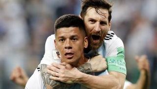 ليونيل ميسي مع ماركوس روخو