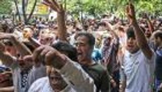 إيران.. استمرار الاحتجاجات والطبقة الوسطى تتأهب للإطاحة بالملالي