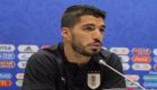 سواريز يرفض حصر موقعة أوروجواي وإسبانيا في صراعه مع رونالدو