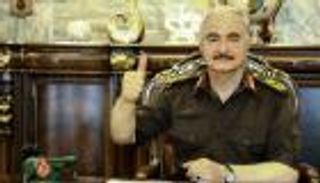 حفتر يعلن تحرير درنة من الإرهابيين