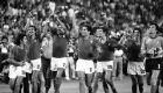 حكايات مونديالية.. حارس المجر يضحي بالمونديال لإنقاذ الطليان