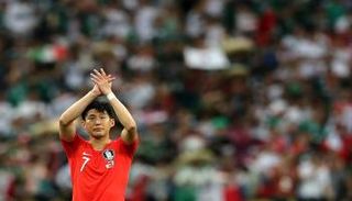 سون لاعب كوريا الجنوبية