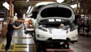 "جنرال موتورز" تحذر من عواقب فرض رسوم جمركية على قطاع السيارات