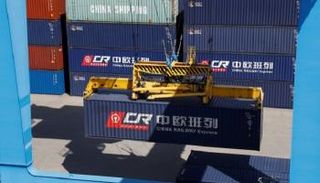   حاويات تحمل منتجات صينية – رويترز