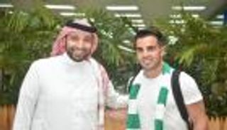الأهلي السعودي يعلن وصول الثنائي رواناو وخورادو