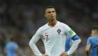 مدرب البرتغال يوضح موقفه من اعتزال رونالدو