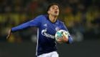 حالة من الحزن تخيم على تدريبات شالكه بسبب "أزمة" حارث