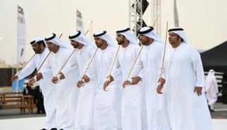 عروض تراثية إماراتية تبهر زوار سوق عكاظ الـ12