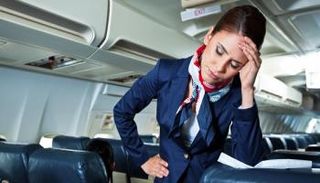 مضيفات الطيران أكثر عرضة للإصابة بالسرطان