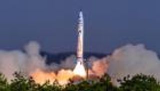 الصين تطور صاروخا قادرا على رسم مسار طيرانه