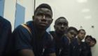 عمال ملاعب مونديال قطر.. حلم يتحول إلى كابوس