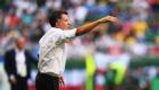 مدرب المكسيك يشيد بلاعبيه رغم الخسارة من البرازيل