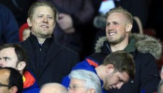 شمايكل ونجله - صورة أرشيفية 