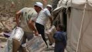 بالصور.. "الملك سلمان للإغاثة" يوزع مساعدات إنسانية للنازحين في مأرب