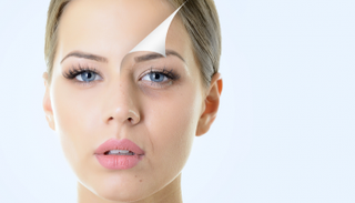 الفازلين يساعد على تقشير البشرة الجافة