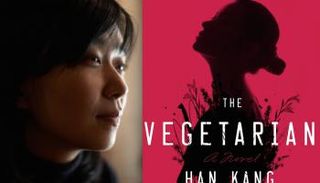 الروائية الكورية الجنوبية هان كانج مع غلاف روايتها "النباتية"