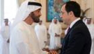 محمد بن زايد يبحث مع وزير خارجية قبرص تعزيز التعاون بين البلدين
