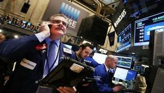 البورصة الأمريكية تنخفض بفعل مخاوف رسوم التجارة