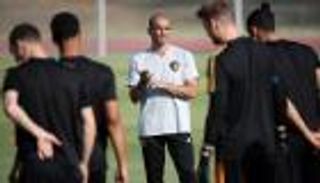 "لغة كرة القدم" وسيلة التواصل بين مدرب بلجيكا ولاعبيه