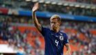 الياباني هوندا يعلن اعتزاله اللعب الدولي