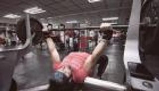 10 عادات خاطئة داخل "الجيم" تدمر العضلات