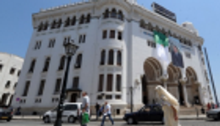 الجزائر.. إلغاء دعم الوقود والكهرباء والمياه اعتبارا من 2019