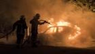 بالصور.. أعمال عنف غربي فرنسا إثر مقتل شاب برصاص شرطي